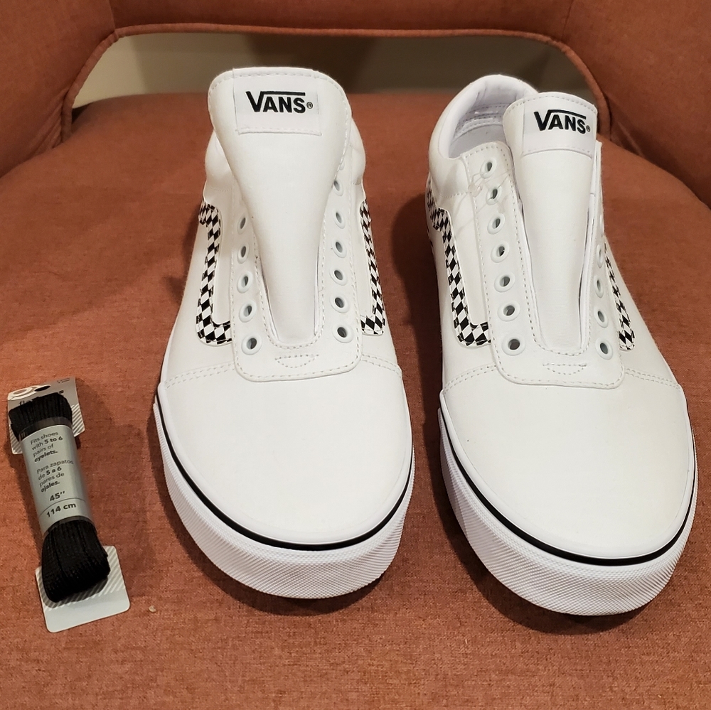 *NWOT* Vans | Men's Sneakers | White